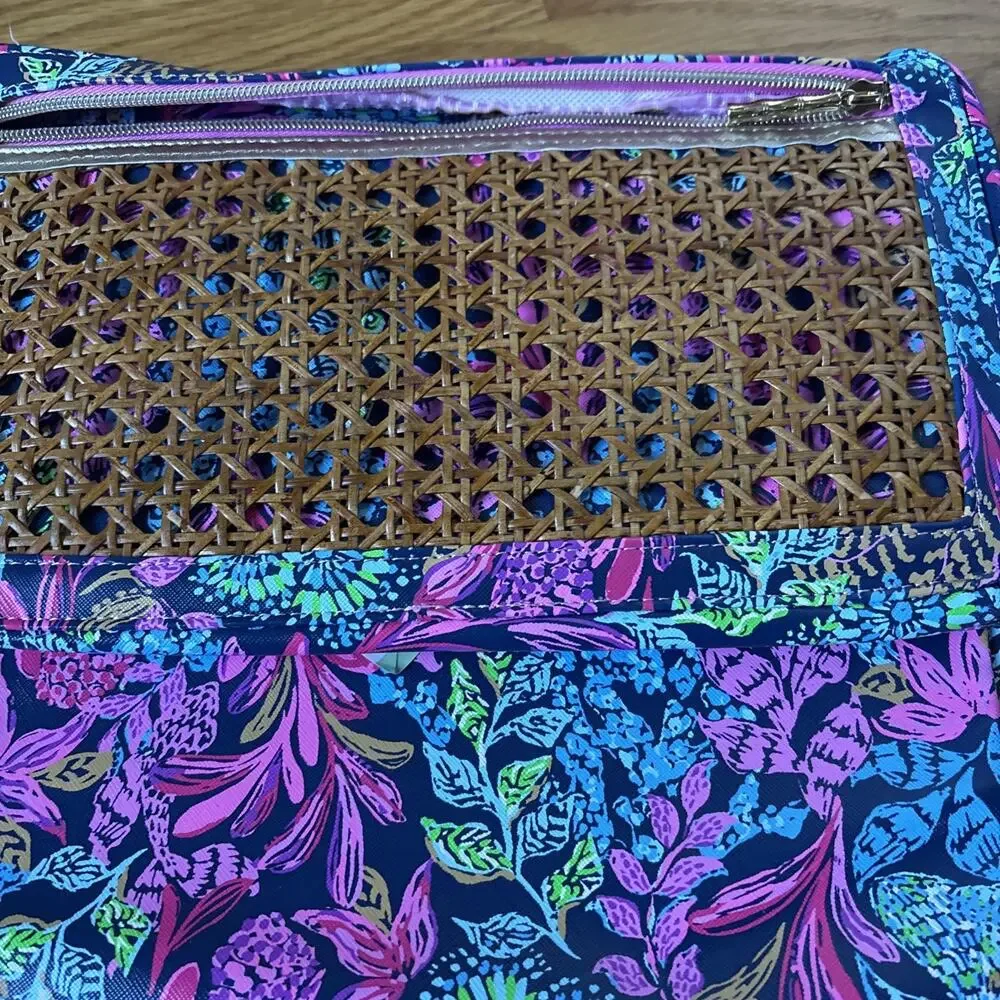 NWT LILLY PULITZER LAPTOP CASE, LEATHERETTE W/POCKET COMPUTERS CALYPSO COAST 14